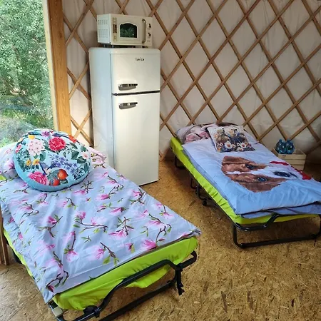 02 Jurta Hnědá V Jablečném Sadu * Chotetice