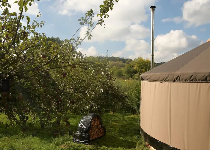 02 Jurta Hnědá V Jablečném Sadu *