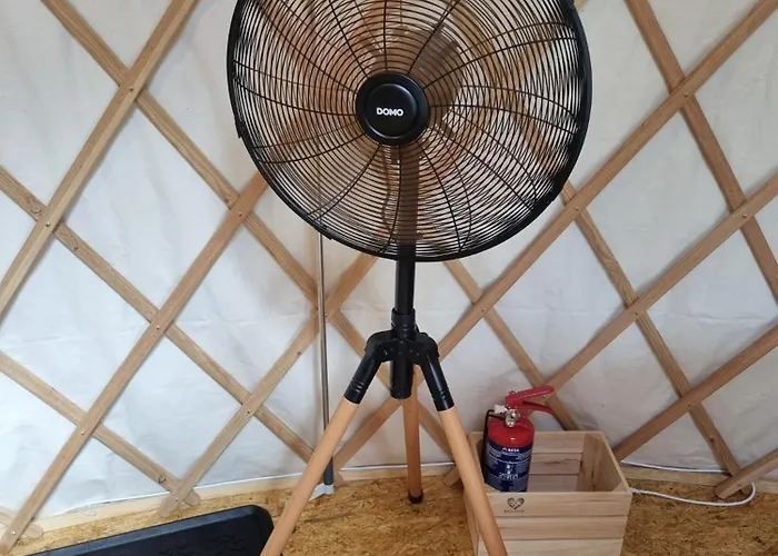 02 Jurta Hnědá V Jablečném Sadu Luxusní stan *