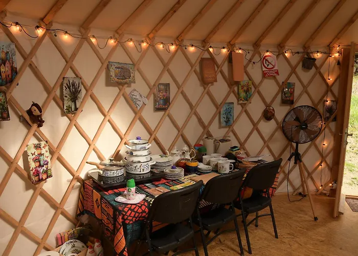 02 Jurta Hnědá V Jablečném Sadu *