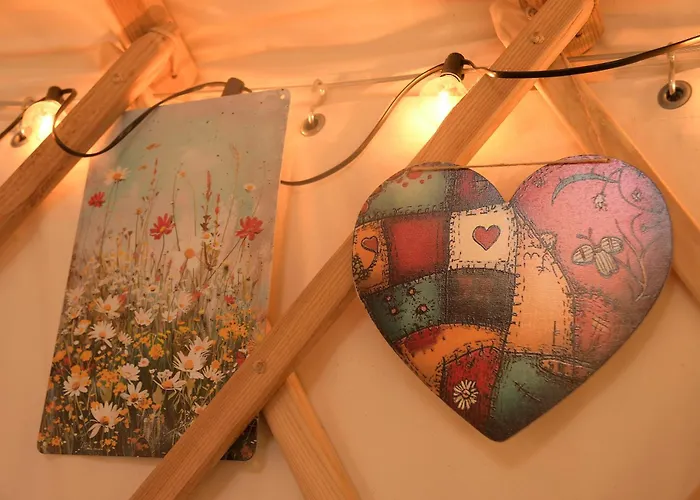 02 Jurta Hnědá V Jablečném Sadu Chotetice