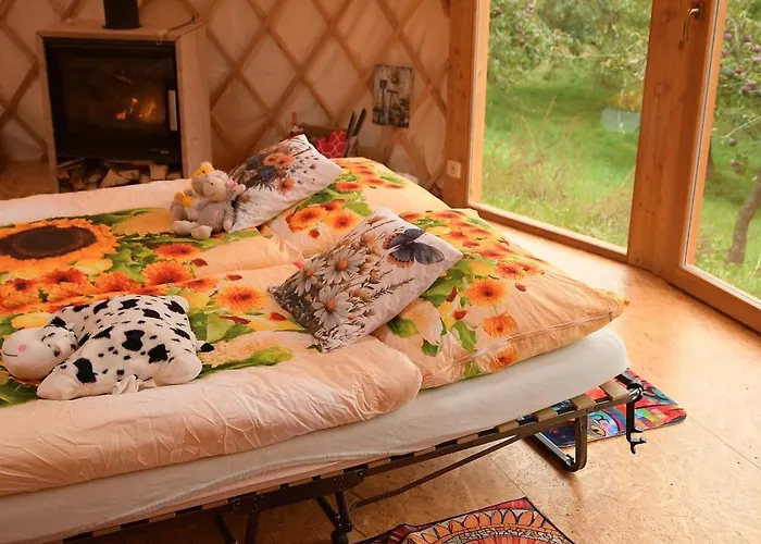 02 Jurta Hnědá V Jablečném Sadu Chotetice